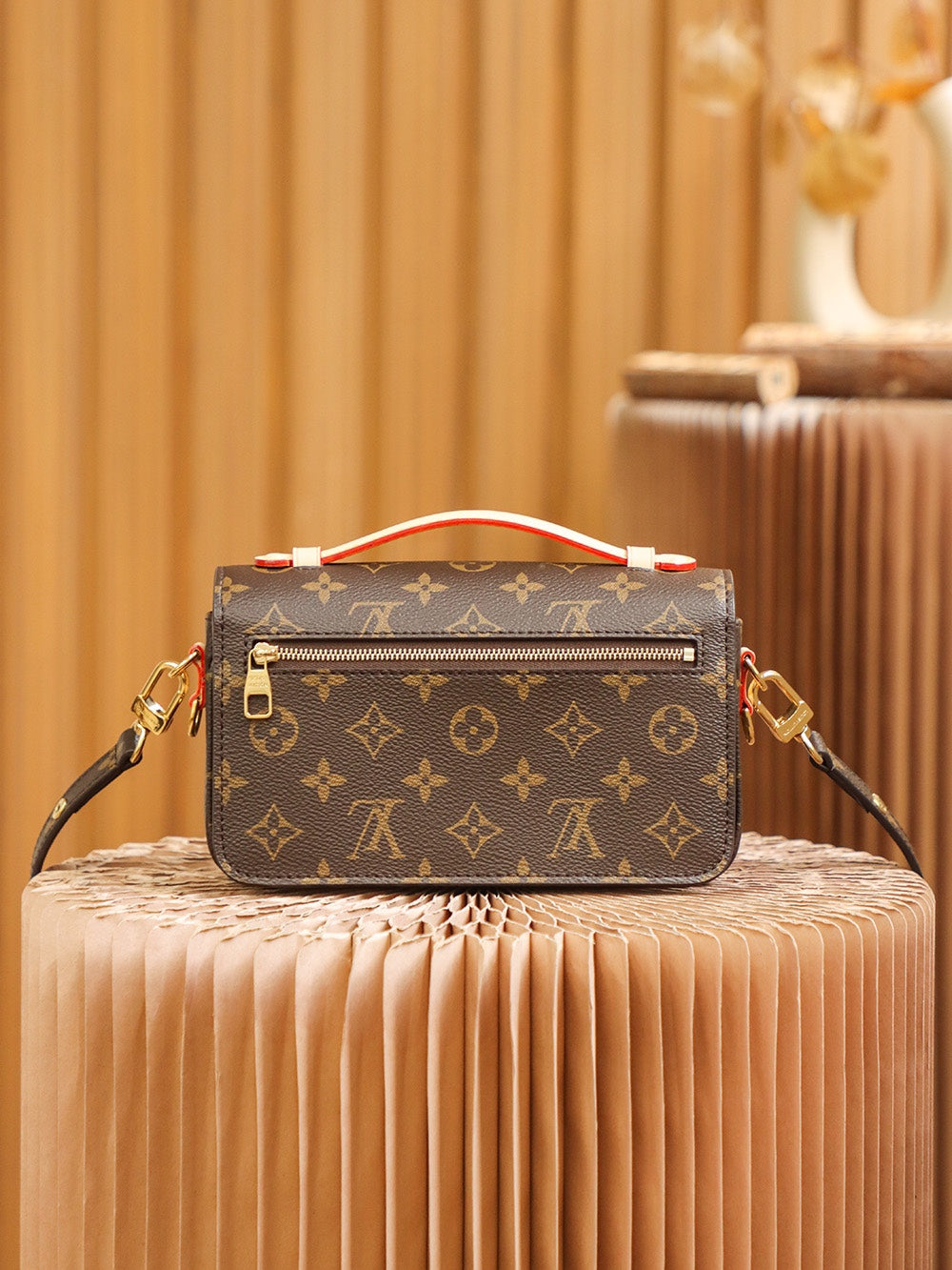 Bolsa Louis Vuitton Métis East West