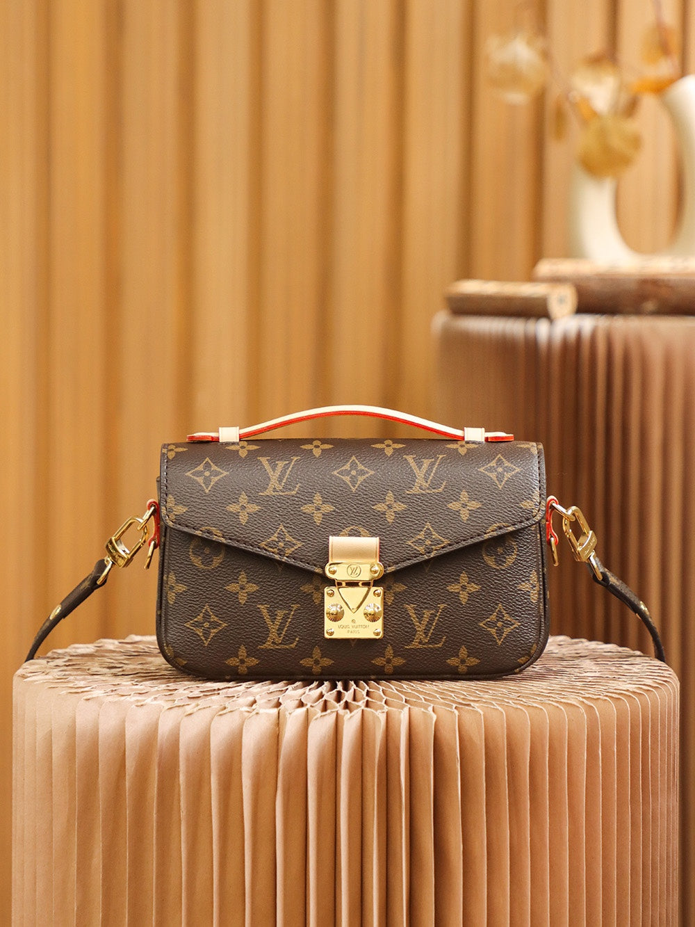 Bolsa Louis Vuitton Métis East West