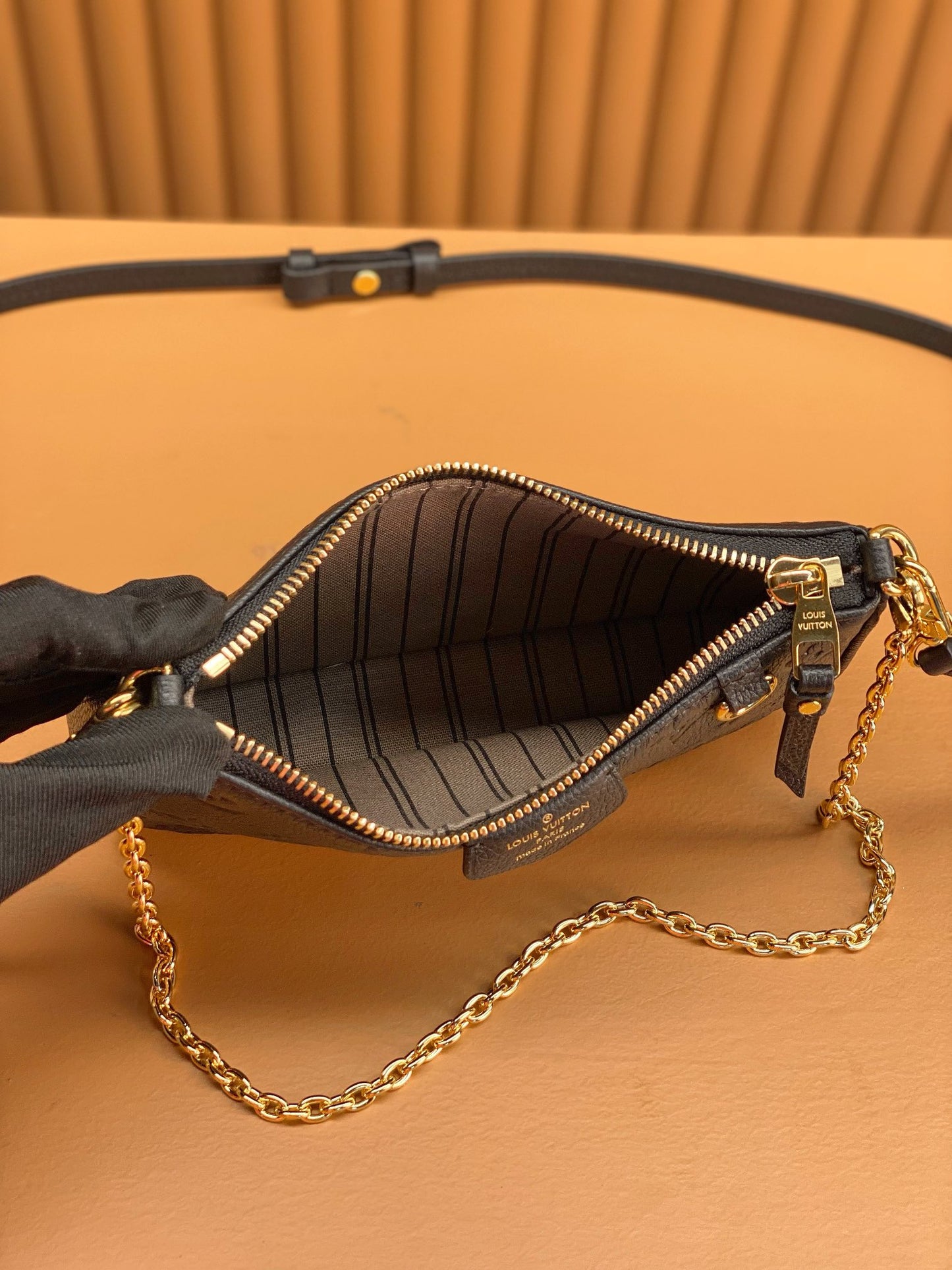 Bolsa Louis Vuitton Easy Pouch