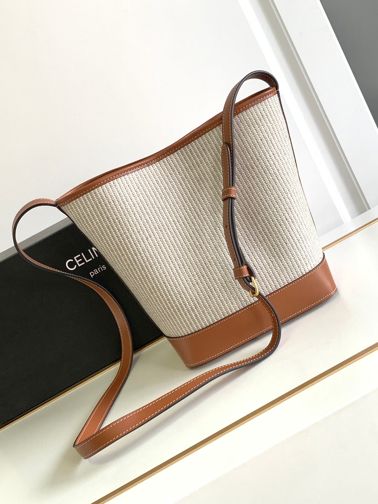 Bolsa Bucket Celine