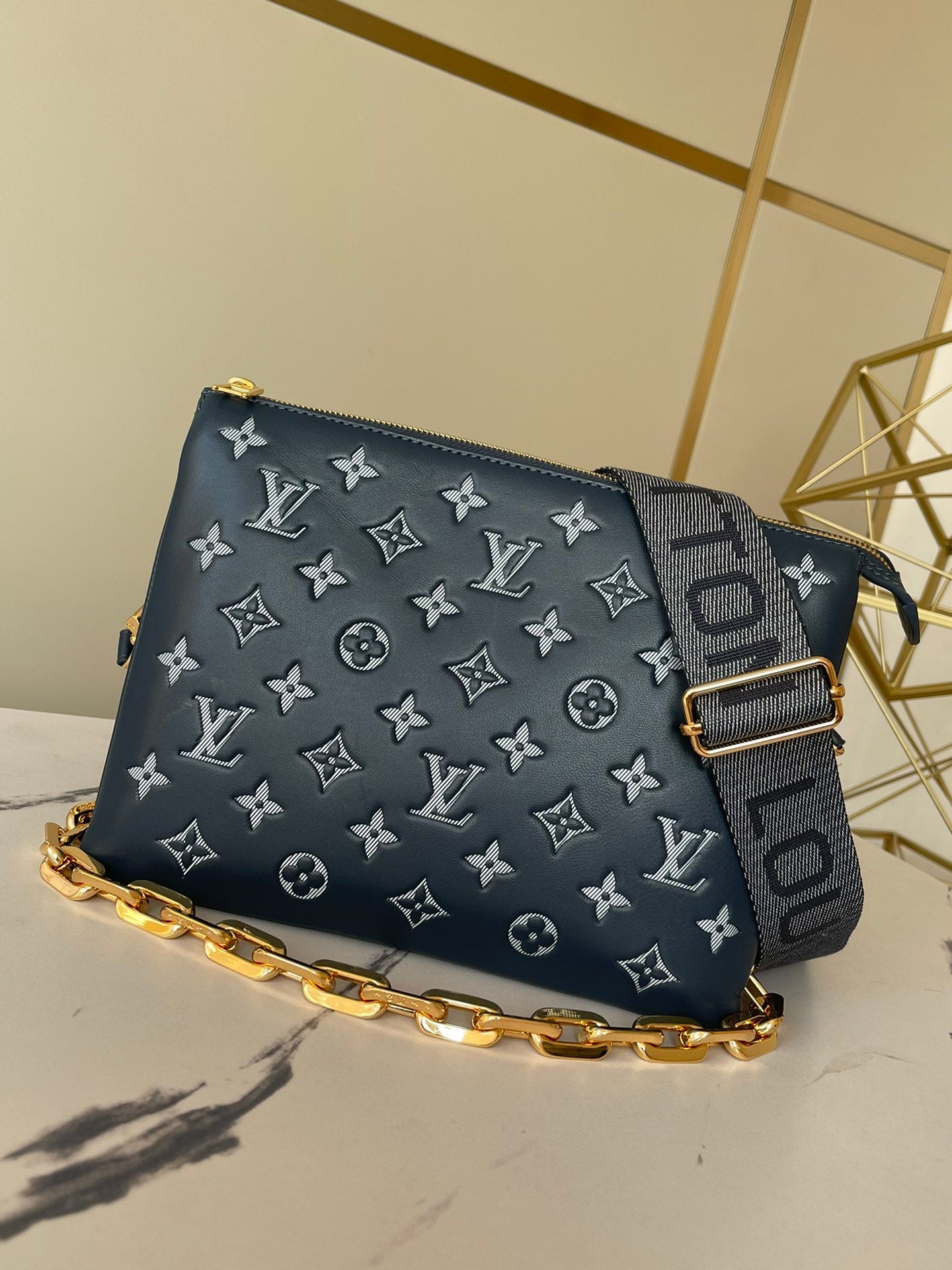 Bolsa Louis Vuitton Coussin