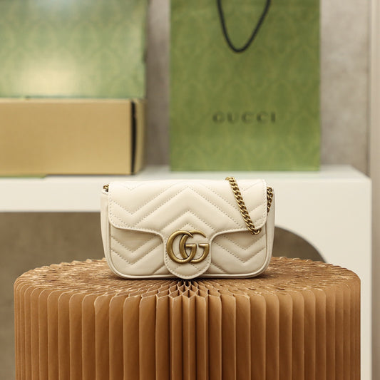 Bolsa Gucci Marmont Super Mini