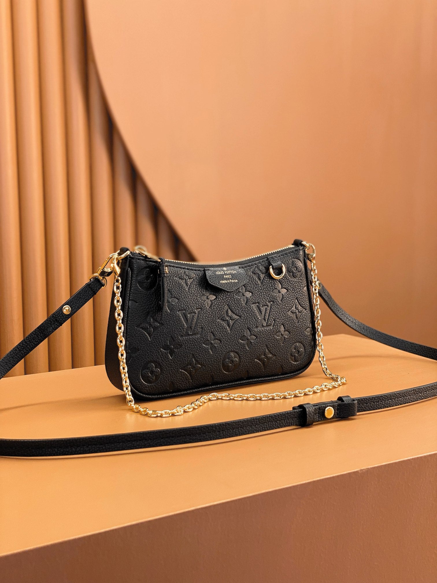 Bolsa Louis Vuitton Easy Pouch – lojacala