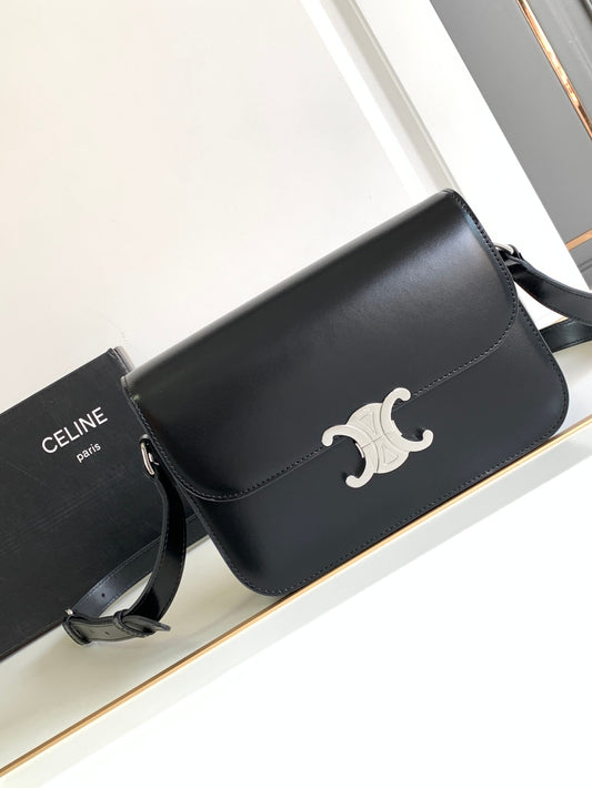 Bolsa Celine Triomphe Calfskin