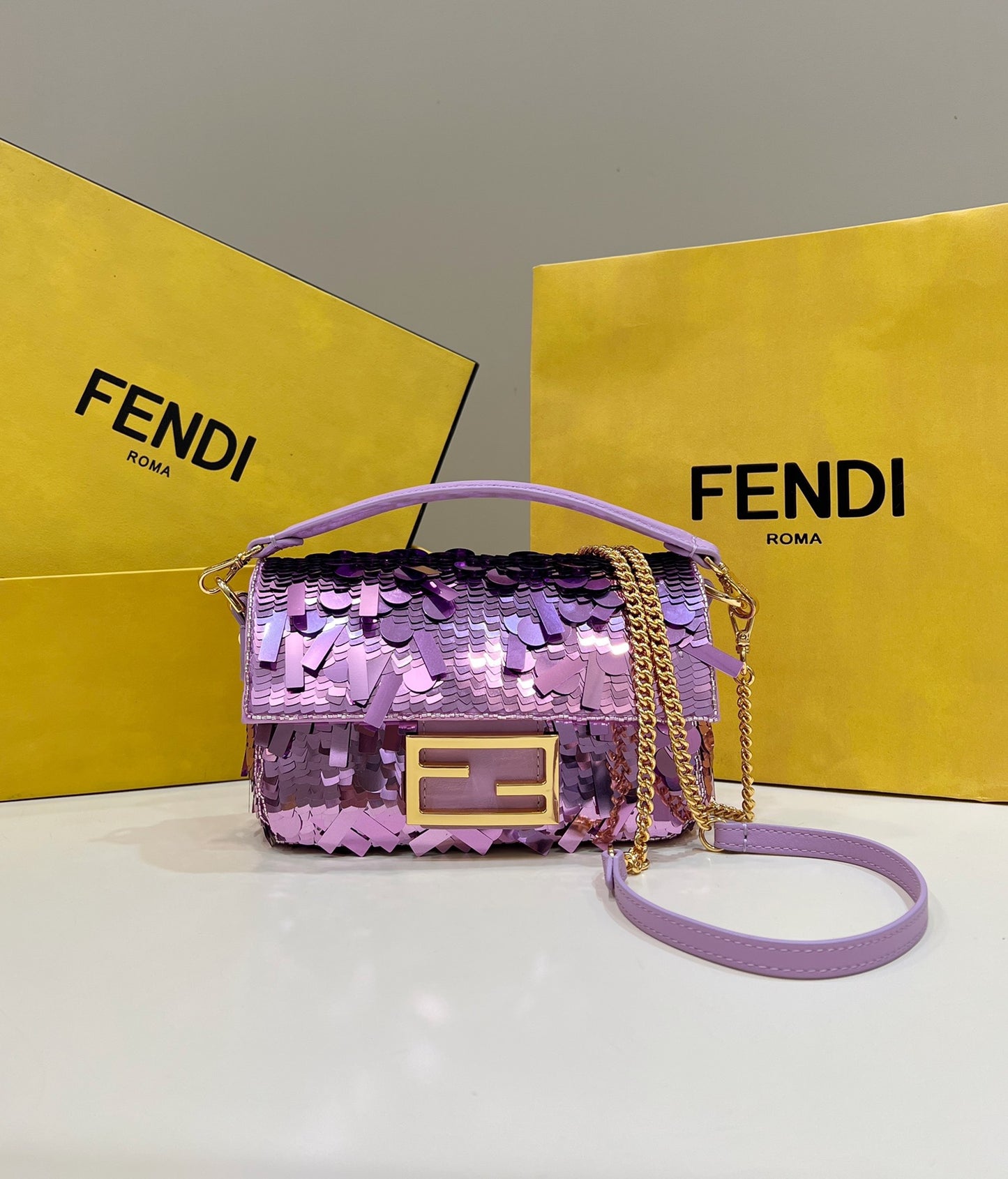 Bolsa Fendi Baguete Paetê