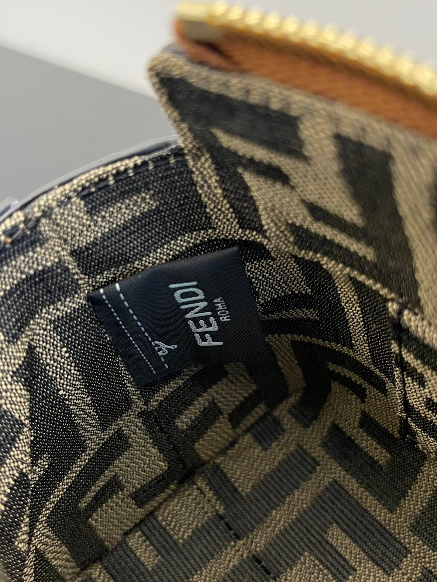 Bolsa Fendi