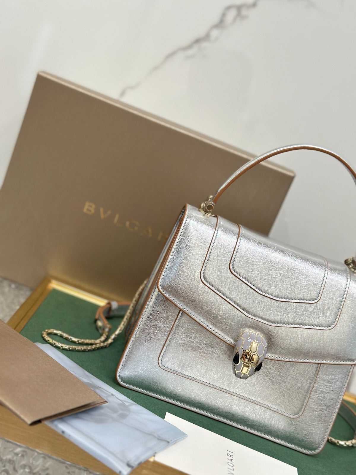 Bolsa Bvlgari Serpente Dourada