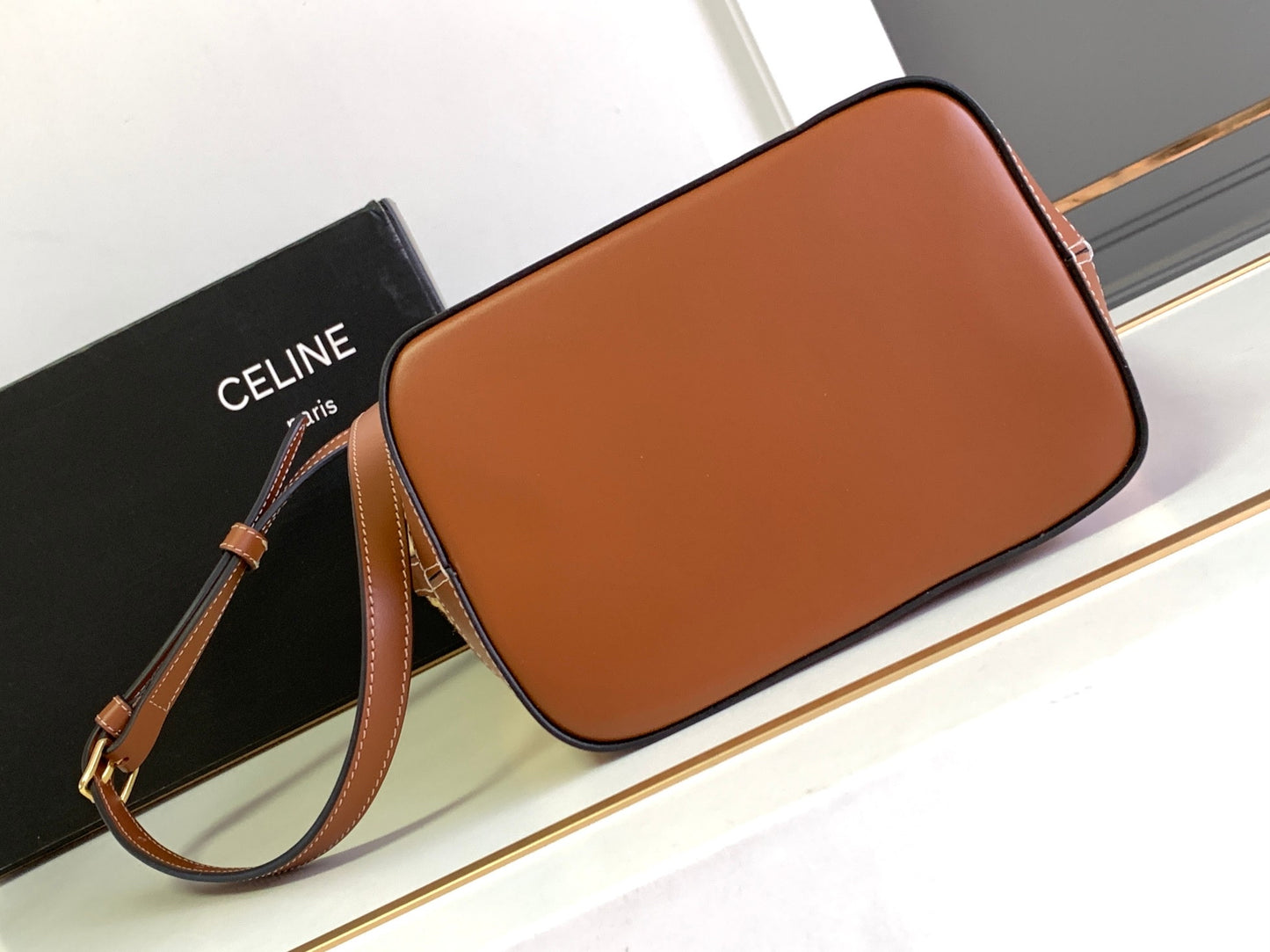 Bolsa Bucket Celine