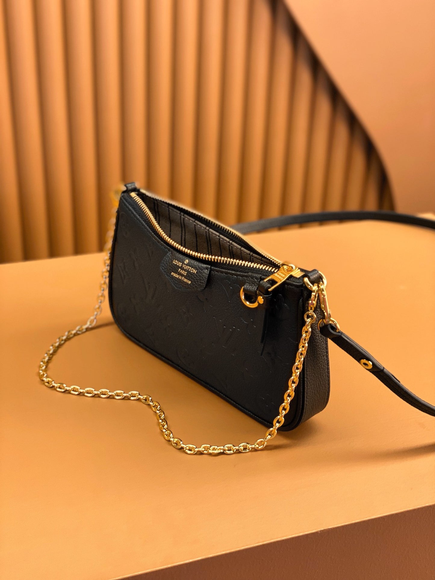 Bolsa Louis Vuitton Easy Pouch