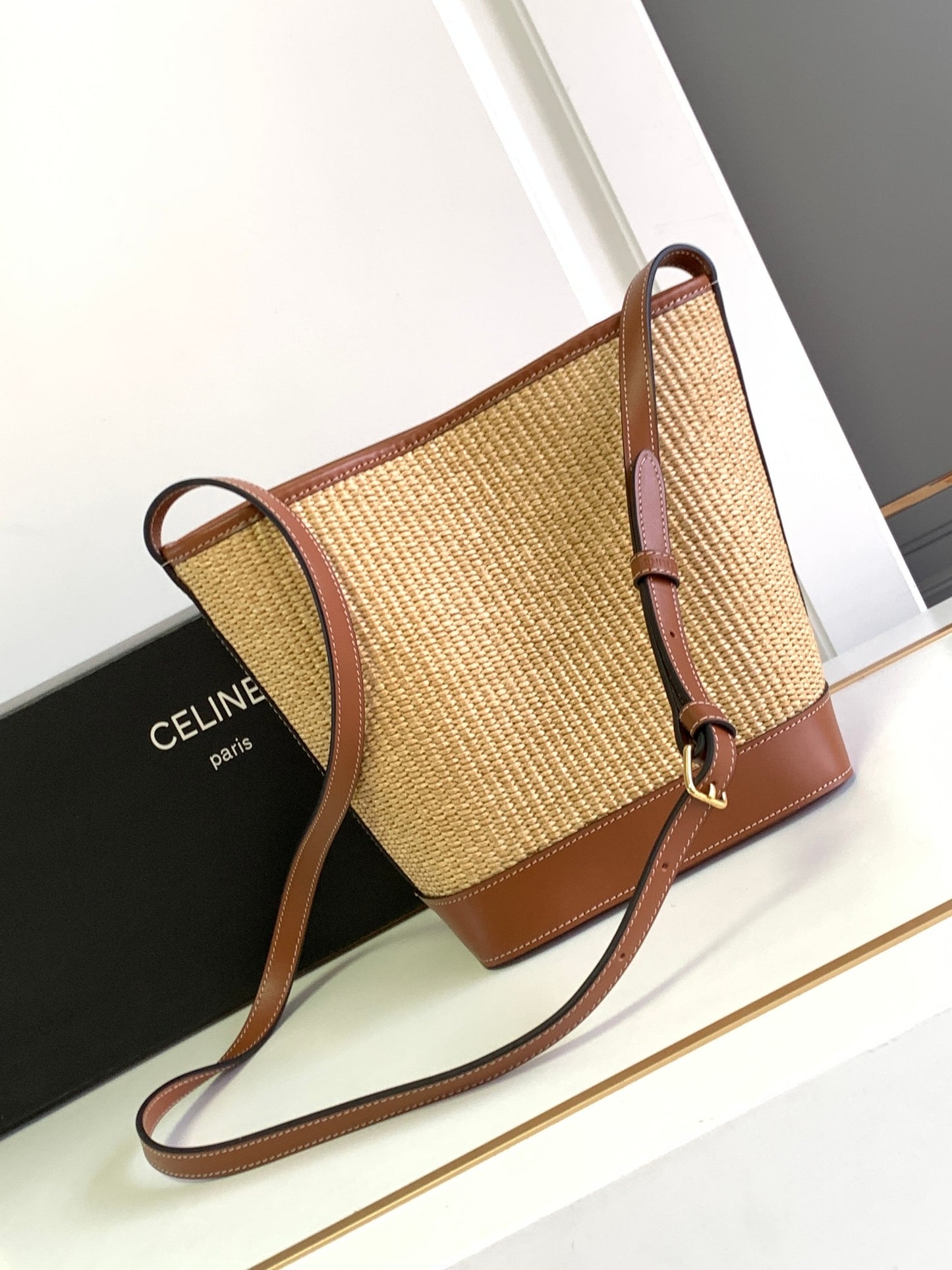 Bolsa Bucket Celine