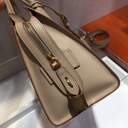 Bolsa Prada Saffiano Esplanade