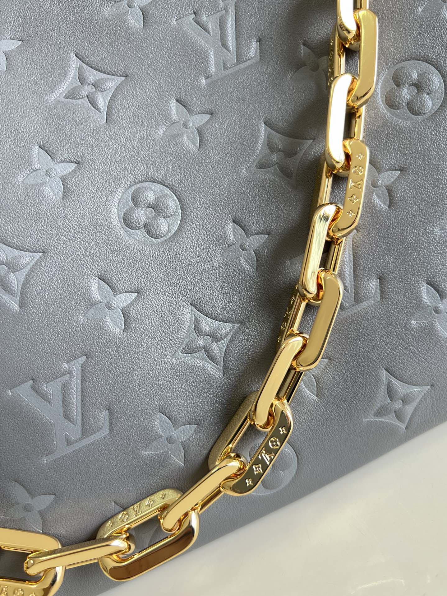 Bolsa Louis Vuitton Coussin