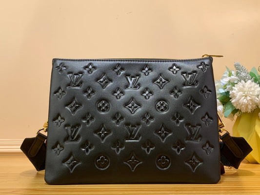 Bolsa Louis Vuitton Coussin