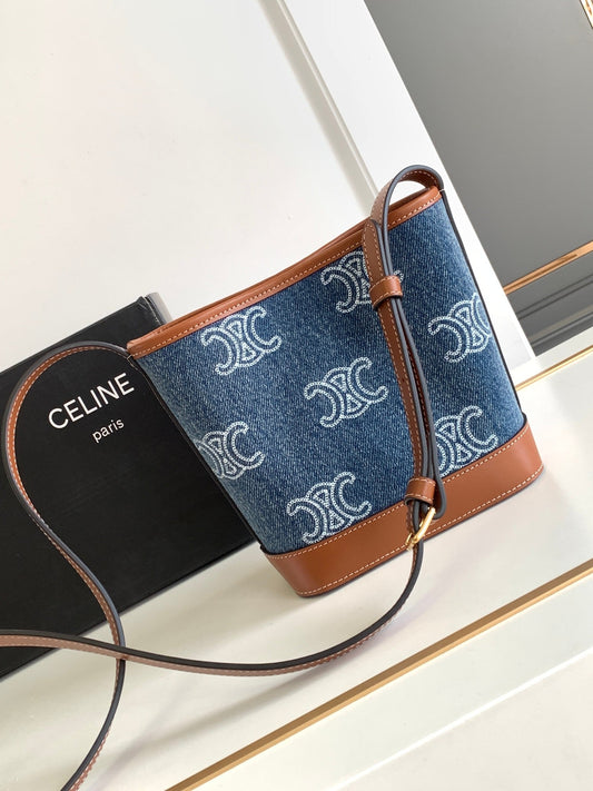 Bolsa Celine Triomphe Bucket