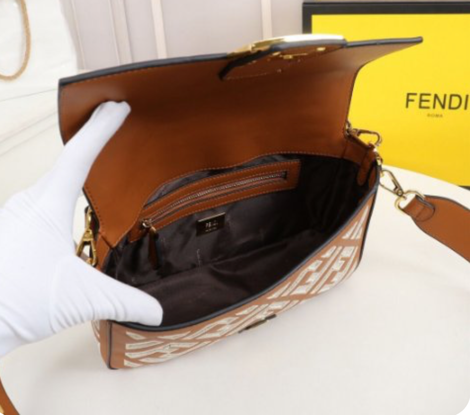 Bolsa Fendi Baguete Marrom