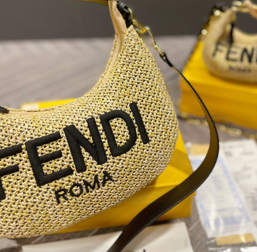 Bolsa Fendi Palha