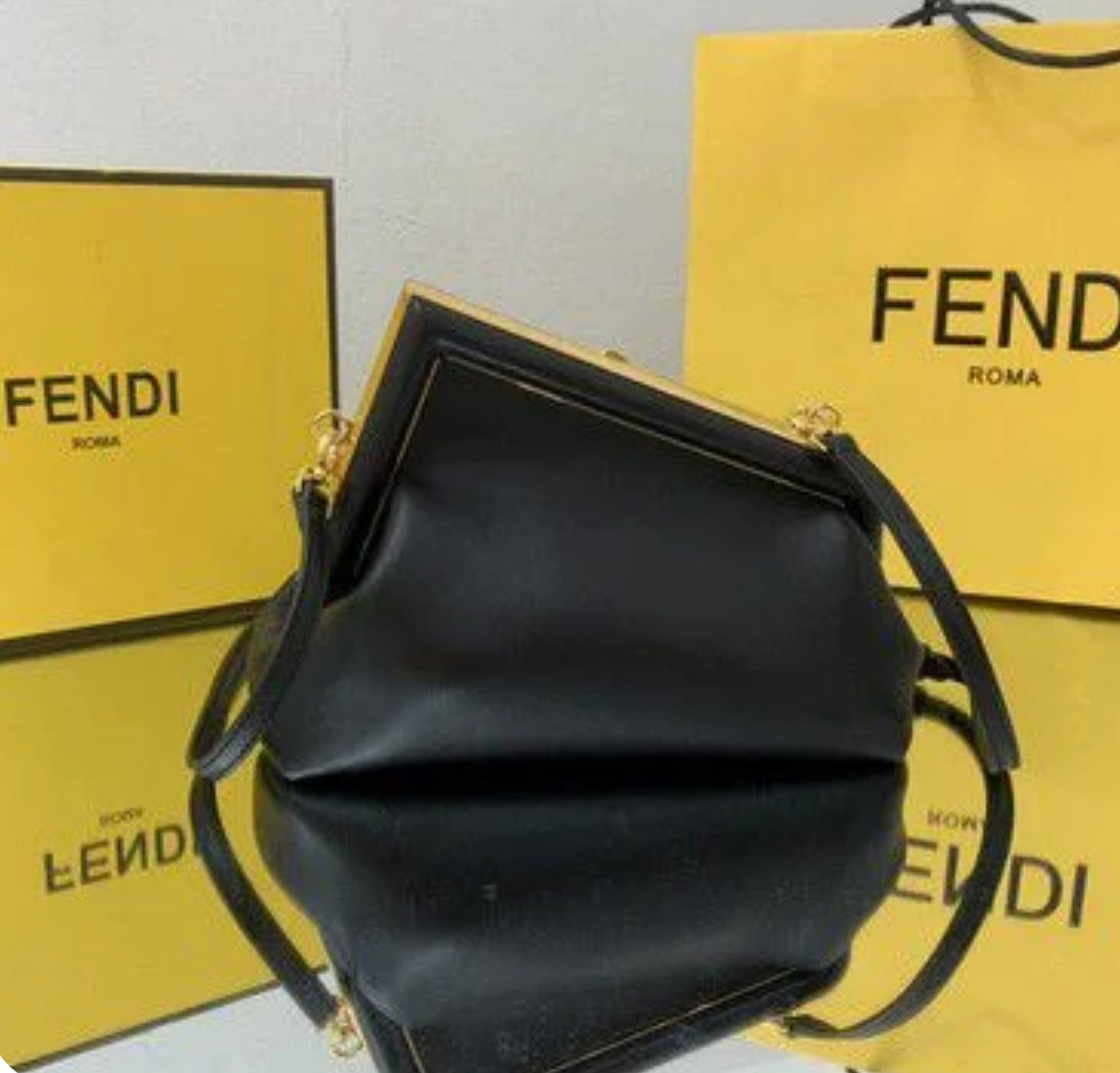 Bolsa Fendi First