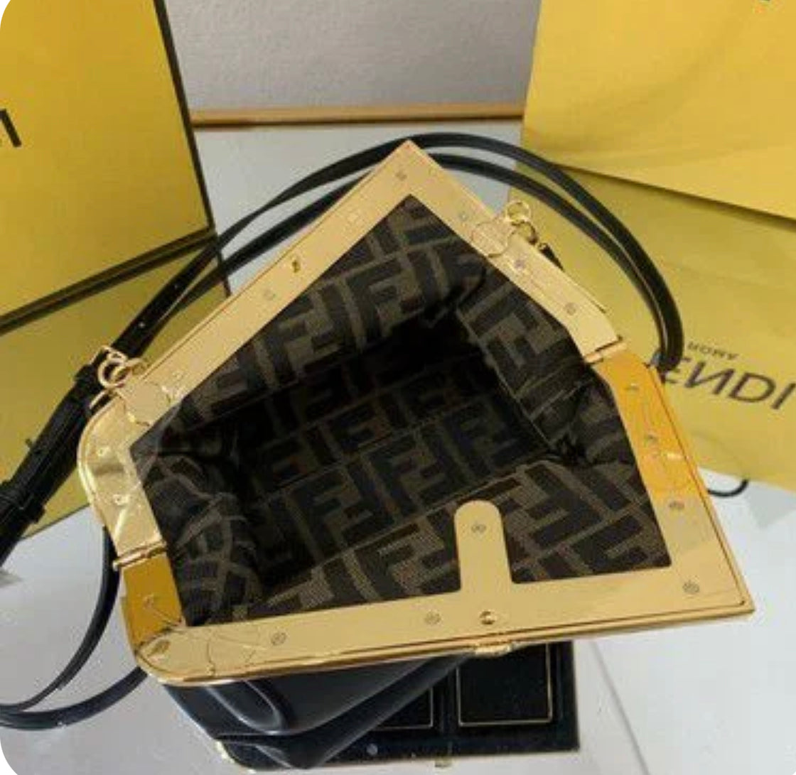 Bolsa Fendi First