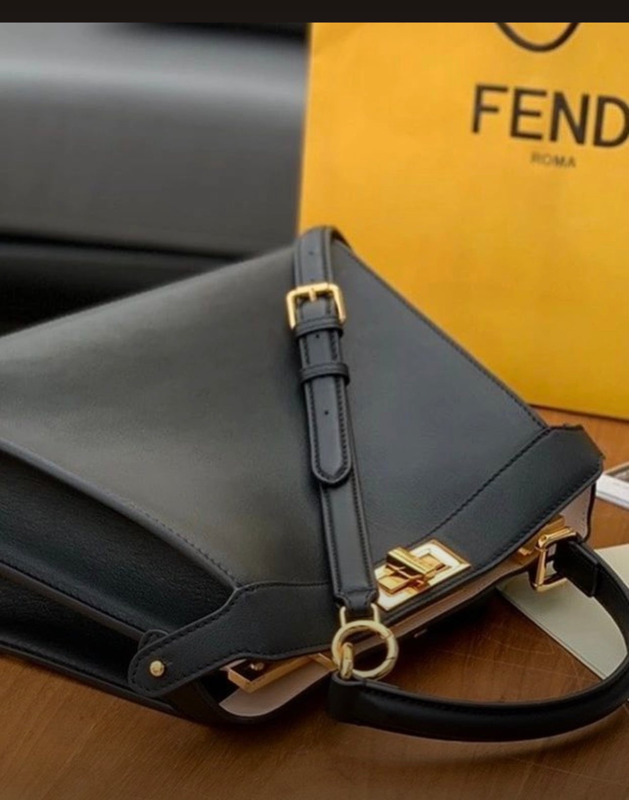 Bolsa Fendi Peekaboo