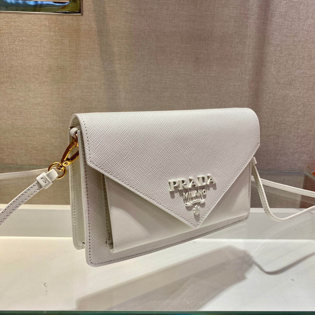 Prada milano 2024 bolsas