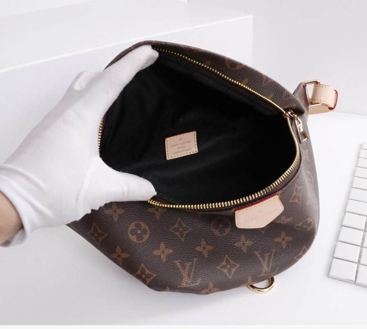 Bolsa Louis Vuitton Pochete Monogram