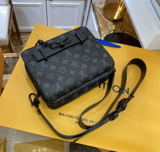 Bolsa Louis Vuitton Pochete Black