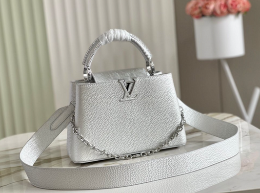 Bolsa Louis Vuitton Capucine Silver