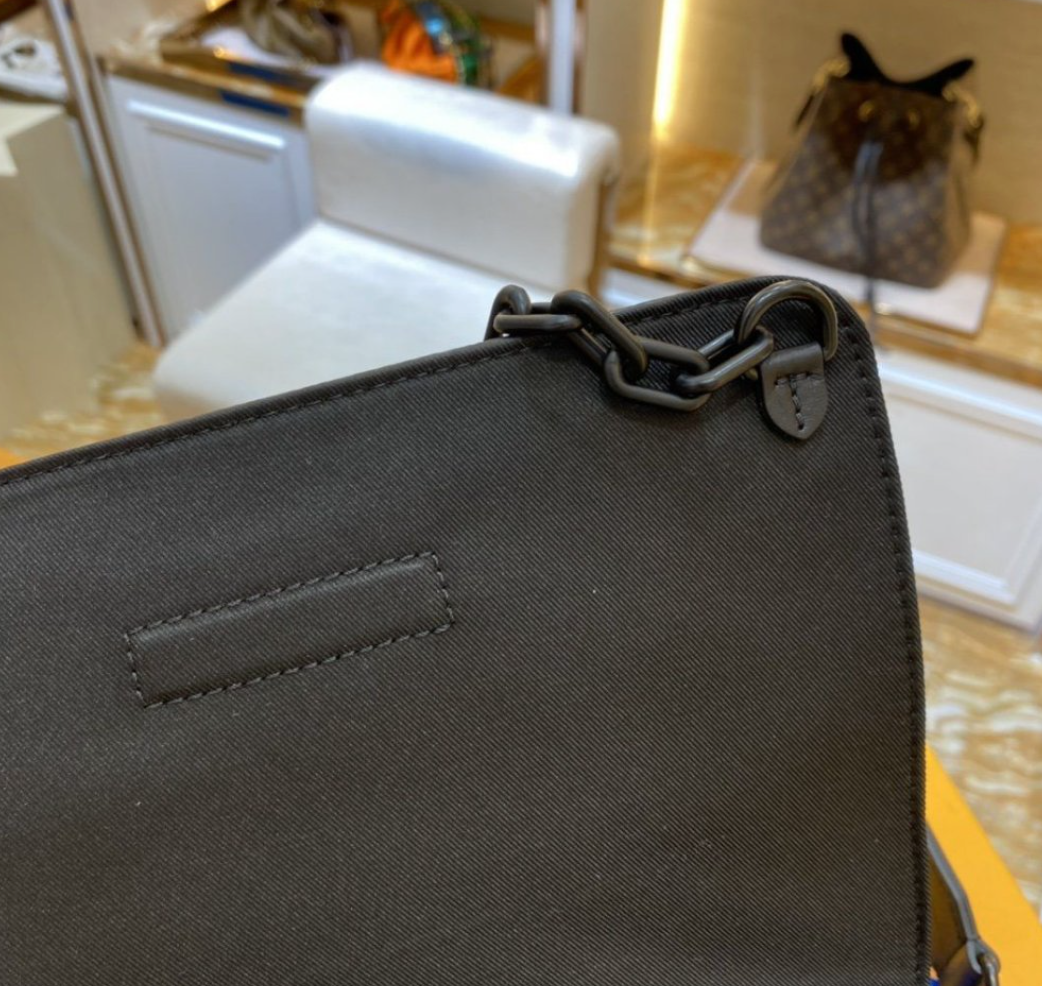 Bolsa Louis Vuitton Pochete Black