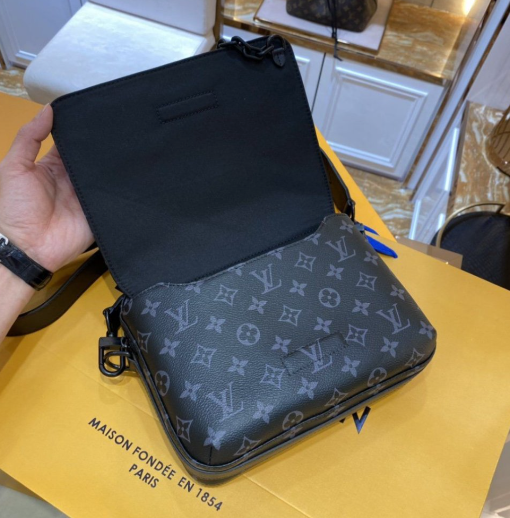 Bolsa Louis Vuitton Pochete Black